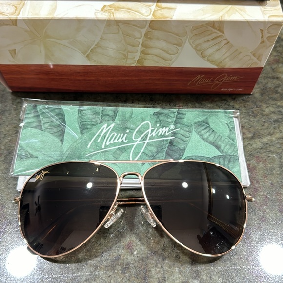 Maui Mavericks Titanium brand new sunglasses - Picture 4 of 5
